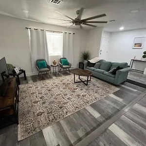 https://3bedroom-2bath-w-pool-15-min-to-strip-10-downtown.las-vegashotels.net