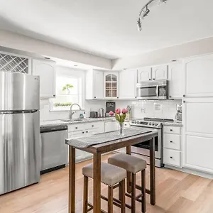 Spotless 4br Near Clt Uptown, Fast Wi-fi Charlotte